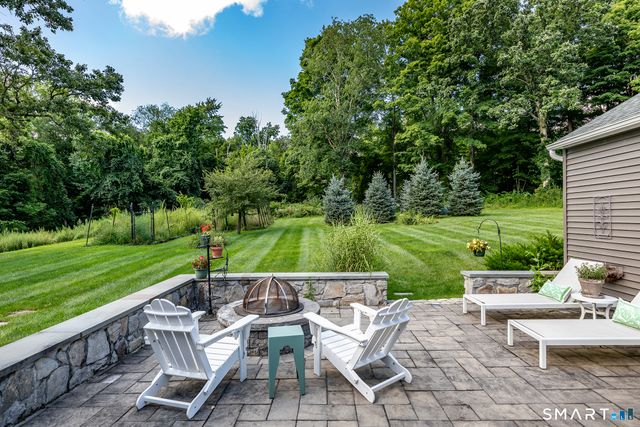 31 Bethwood Lane, Woodbury, CT 06798