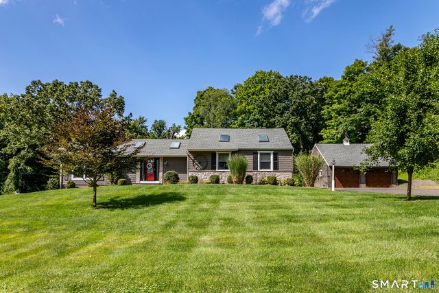 31 Bethwood Lane, Woodbury, CT 06798