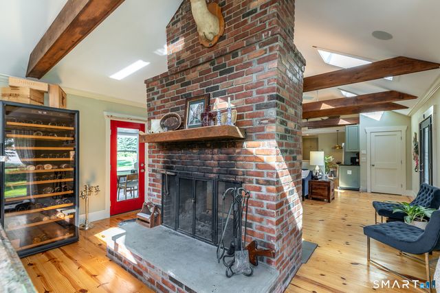 31 Bethwood Lane, Woodbury, CT 06798