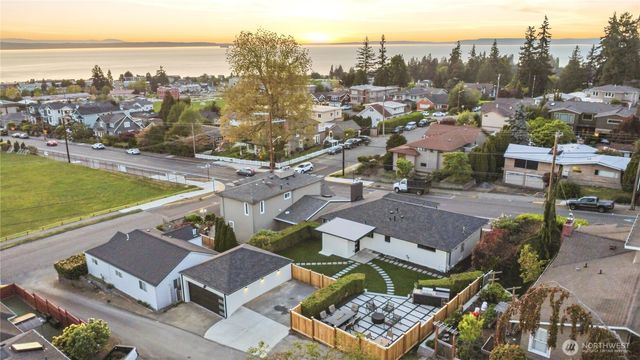 812 Main Street, Edmonds, WA 98020