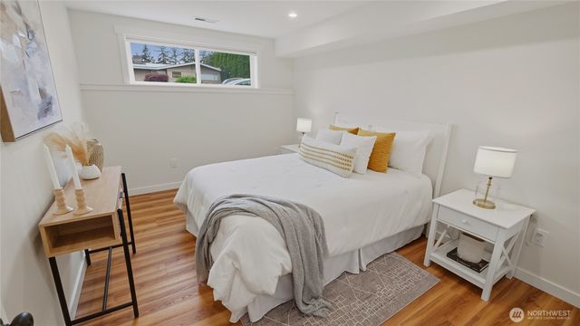 812 Main Street, Edmonds, WA 98020