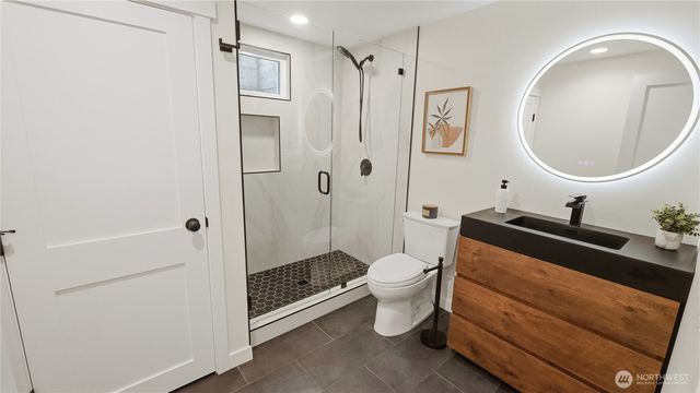 812 Main Street, Edmonds, WA 98020