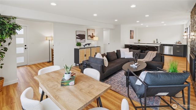 812 Main Street, Edmonds, WA 98020