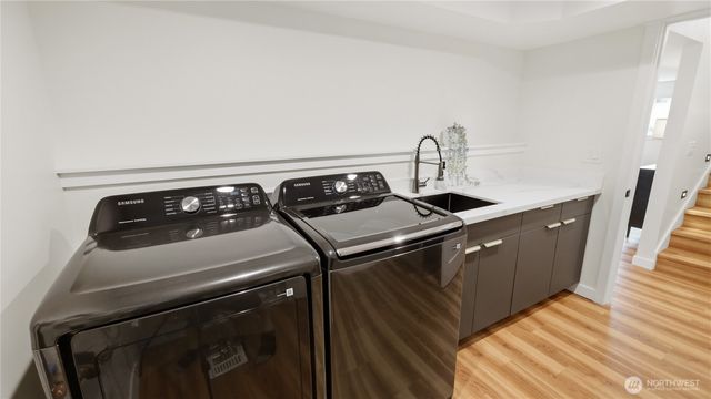 812 Main Street, Edmonds, WA 98020