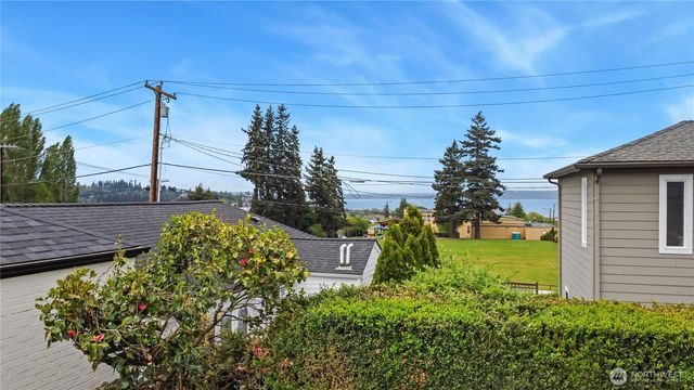 812 Main Street, Edmonds, WA 98020