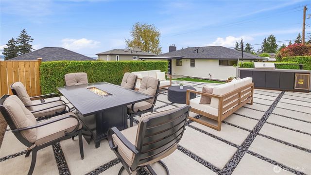 812 Main Street, Edmonds, WA 98020