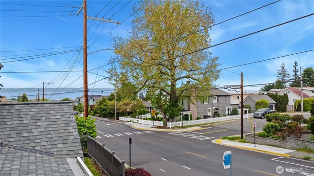 812 Main Street, Edmonds, WA 98020