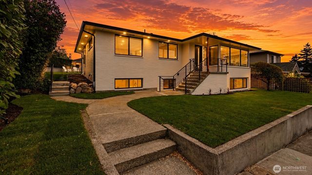 812 Main Street, Edmonds, WA 98020