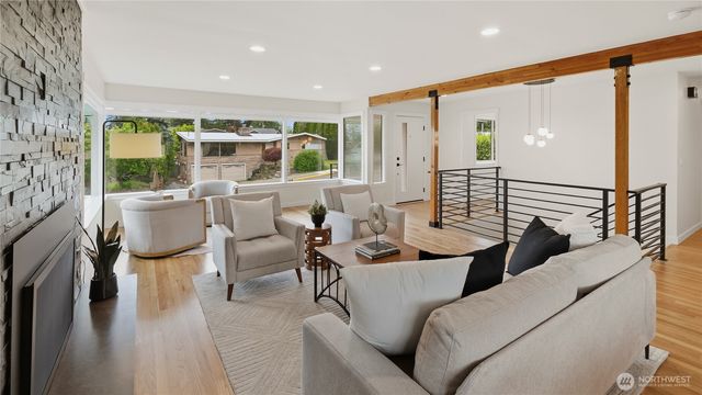 812 Main Street, Edmonds, WA 98020