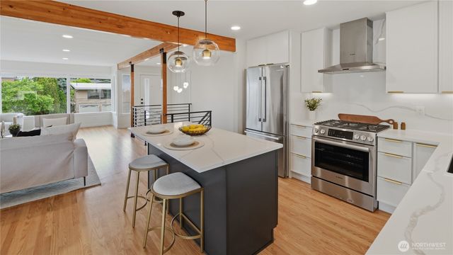 812 Main Street, Edmonds, WA 98020
