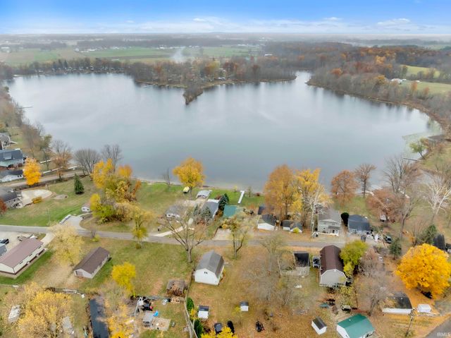 885 W 590 S Road, Wolcottville, IN 46795