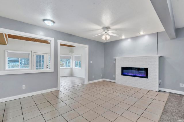 885 W 590 S Road, Wolcottville, IN 46795