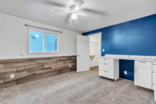 885 W 590 S Road, Wolcottville, IN 46795