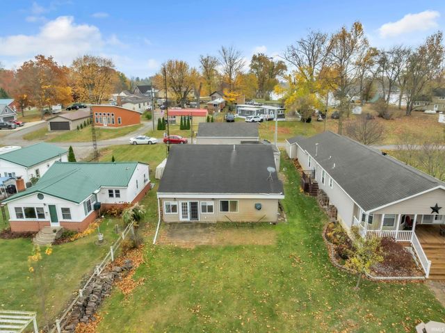 885 W 590 S Road, Wolcottville, IN 46795