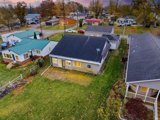 885 W 590 S Road, Wolcottville, IN 46795