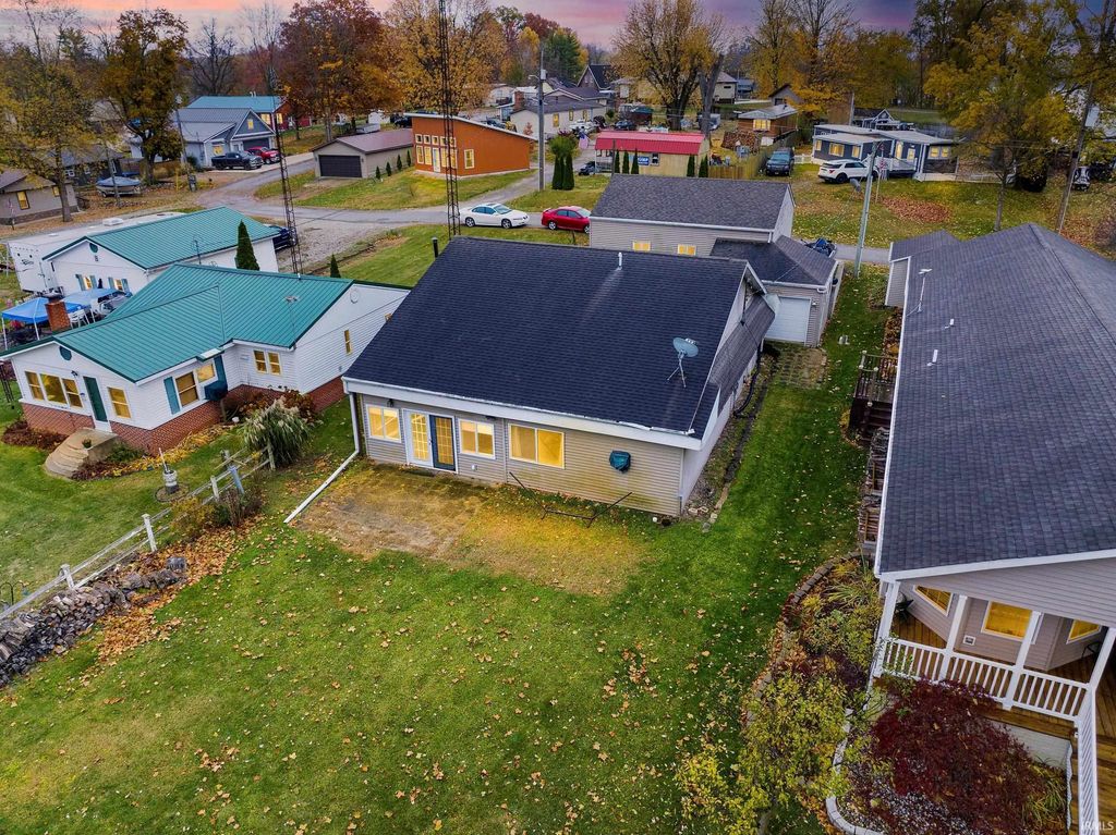 885 W 590 S Road, Wolcottville, IN 46795