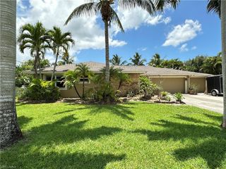 1010 Edgemere DR, Fort Myers, FL 33919