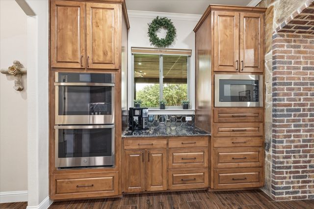 321 Arborview Drive, Weatherford, TX 76088