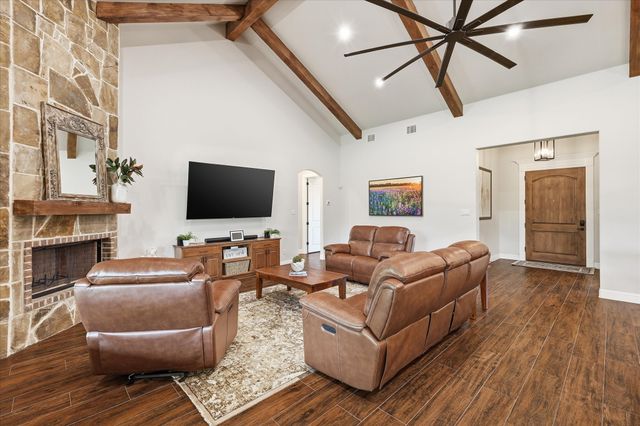 321 Arborview Drive, Weatherford, TX 76088