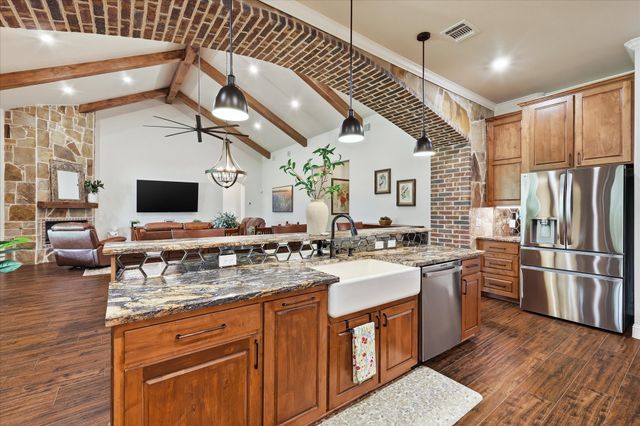 321 Arborview Drive, Weatherford, TX 76088