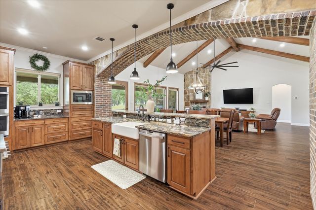321 Arborview Drive, Weatherford, TX 76088