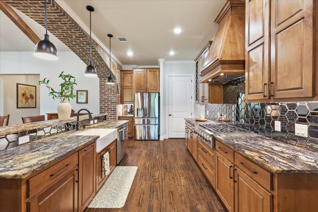 321 Arborview Drive, Weatherford, TX 76088