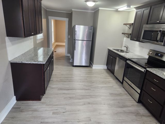 1306 W Lincoln St, Tullahoma, TN 37388