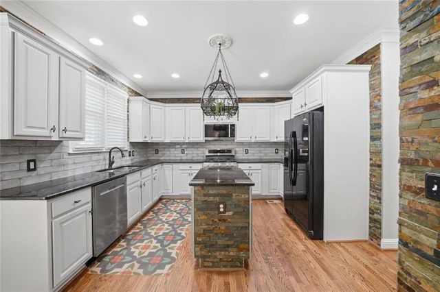 214 Montana Way, Canton, GA 30114