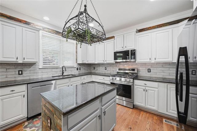 214 Montana Way, Canton, GA 30114