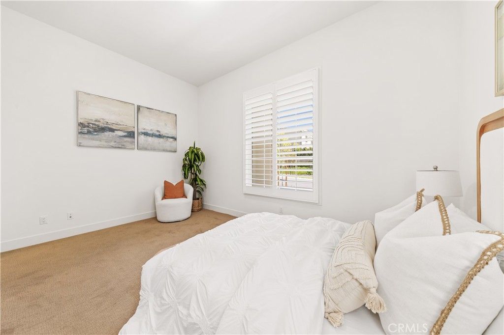 Image 12 of property listing at 84 Eider Run, Irvine, CA 92618