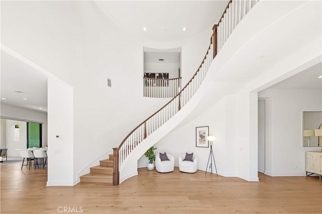Image 4 of property listing at 84 Eider Run, Irvine, CA 92618