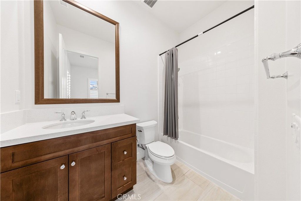 Image 46 of property listing at 84 Eider Run, Irvine, CA 92618