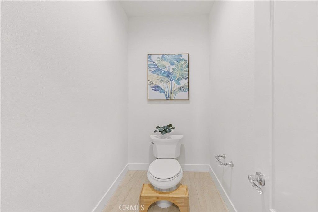Image 7 of property listing at 84 Eider Run, Irvine, CA 92618
