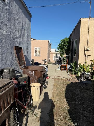 208 E Poplar, Compton, CA 90220