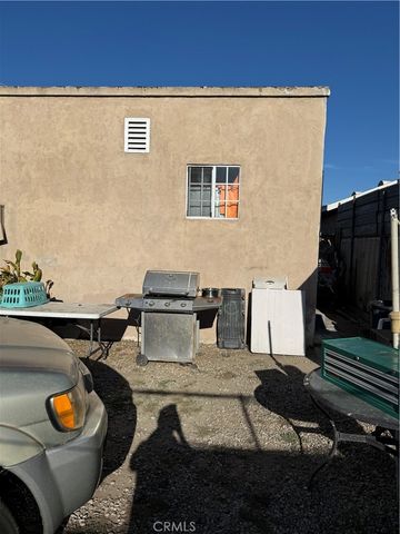 208 E Poplar, Compton, CA 90220