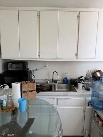 208 E Poplar, Compton, CA 90220