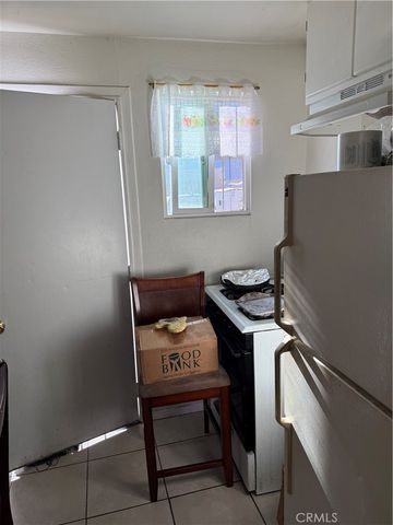 208 E Poplar, Compton, CA 90220
