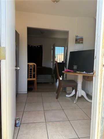 208 E Poplar, Compton, CA 90220