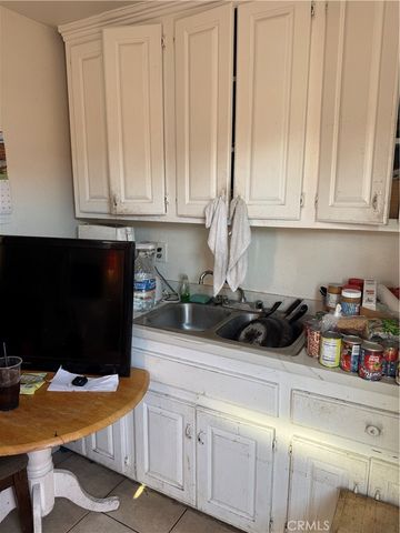 208 E Poplar, Compton, CA 90220