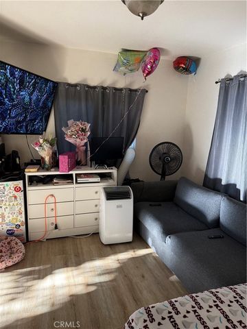 208 E Poplar, Compton, CA 90220