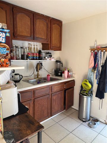208 E Poplar, Compton, CA 90220