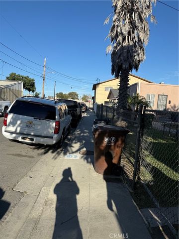 208 E Poplar, Compton, CA 90220
