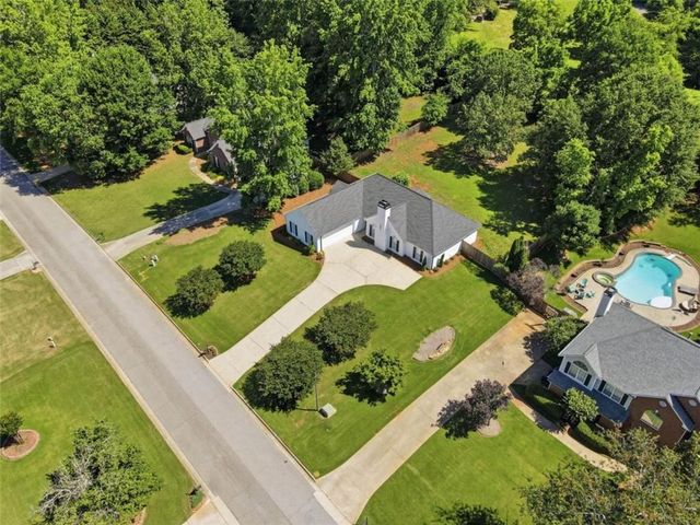 1921 E Bay Street E, Hoschton, GA 30548