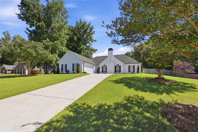 1921 E Bay Street E, Hoschton, GA 30548