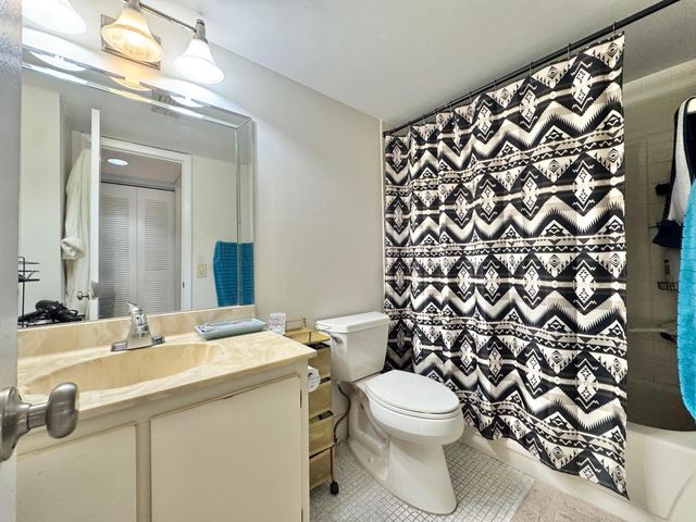 7006 Huntington Lane, Delray Beach, FL 33446