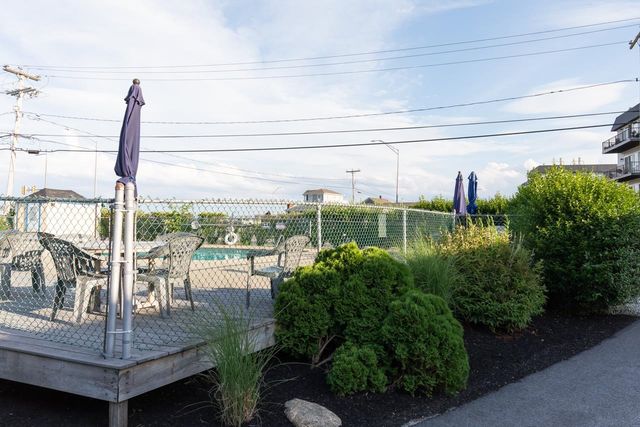 933 Ocean Blvd # 107, Hampton, NH 03842