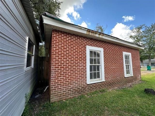 900 Mathilda Drive, Sulphur, LA 70663