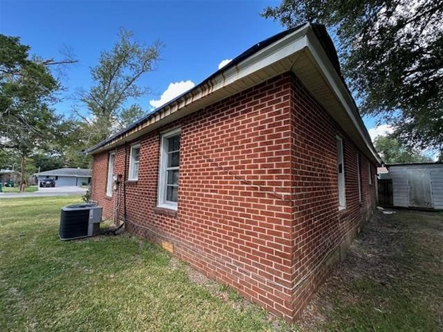 900 Mathilda Drive, Sulphur, LA 70663