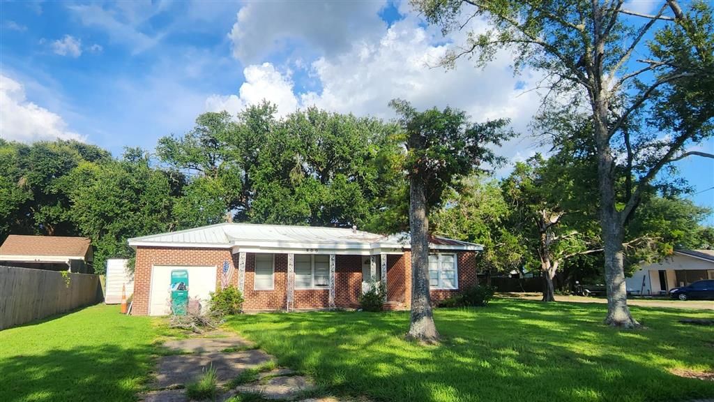 900 Mathilda Drive, Sulphur, LA 70663