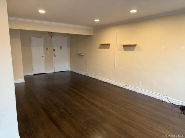 3 Birchwood Court 4M, Mineola, NY 11501